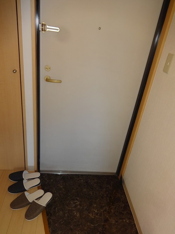 リフィナ横浜新杉田  玄関