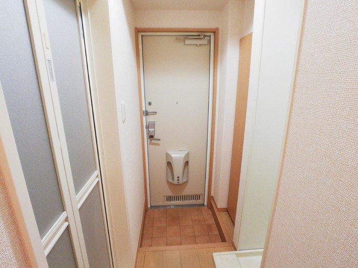 クレスト西戸部 玄関