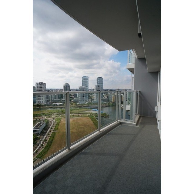 BLUE HARBOR TOWER みなとみらい ベランダ