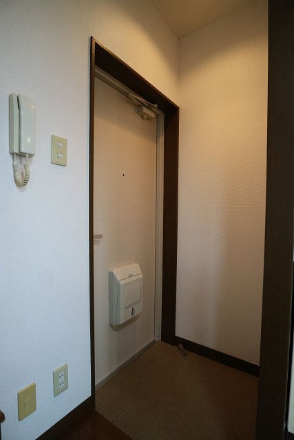 丸惣ビル 玄関