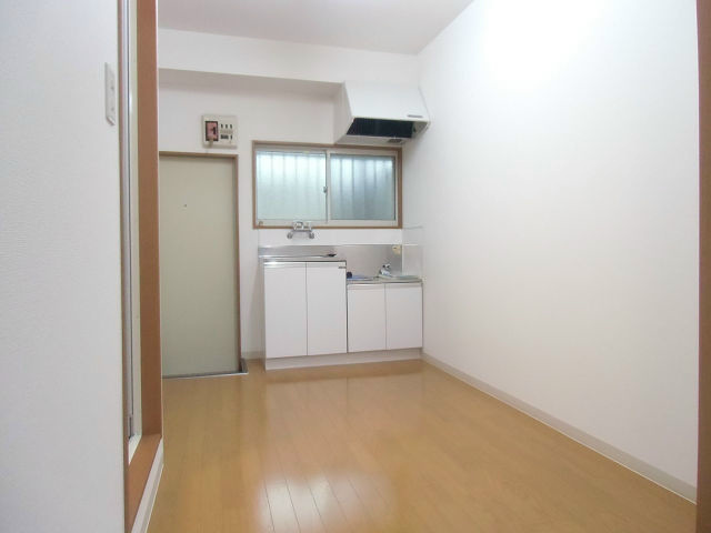 ユニオンハイツ鹿島田 A棟1部屋 リビング