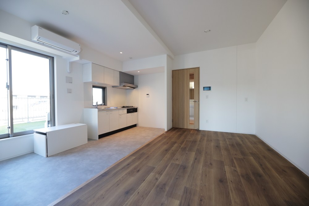 リーラ横浜川和町 リビング