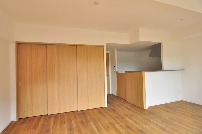 リーラ横浜川和町 リビング