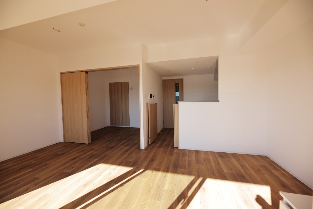 リーラ横浜川和町 リビング