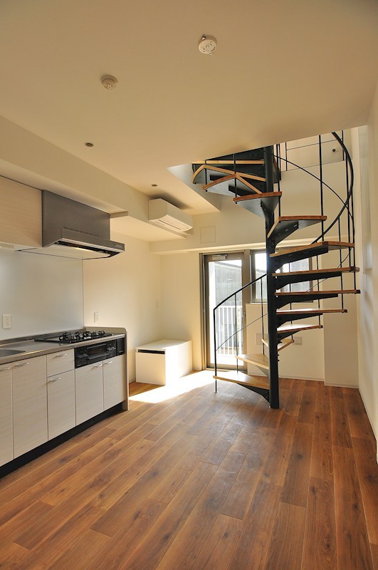 リーラ横浜川和町 リビング