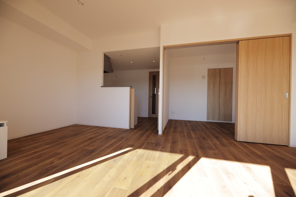 リーラ横浜川和町 リビング