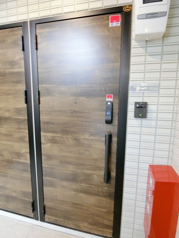 ヴェルデ塩焼 玄関