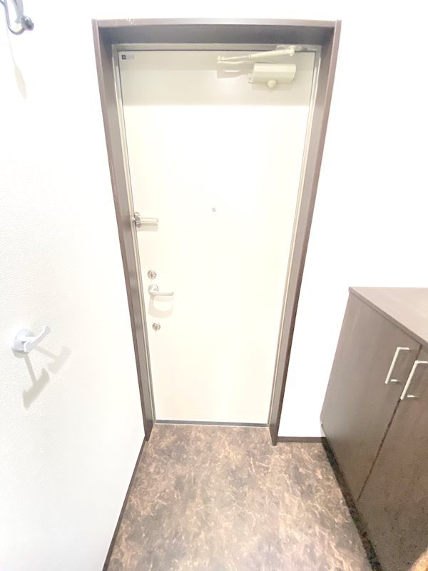 ルストーレ能見台 玄関