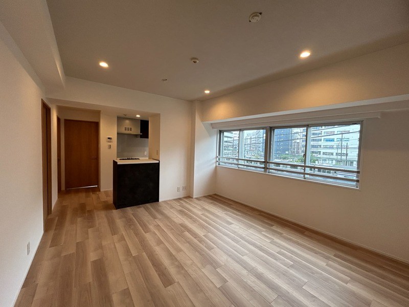 ドゥーエ横浜駅前 リビング