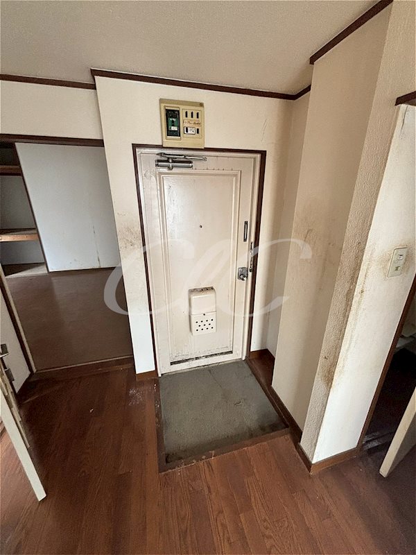 ブロンズパリス 玄関