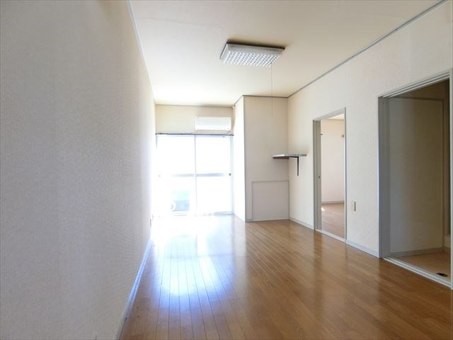 ホワイトプラザ リビング