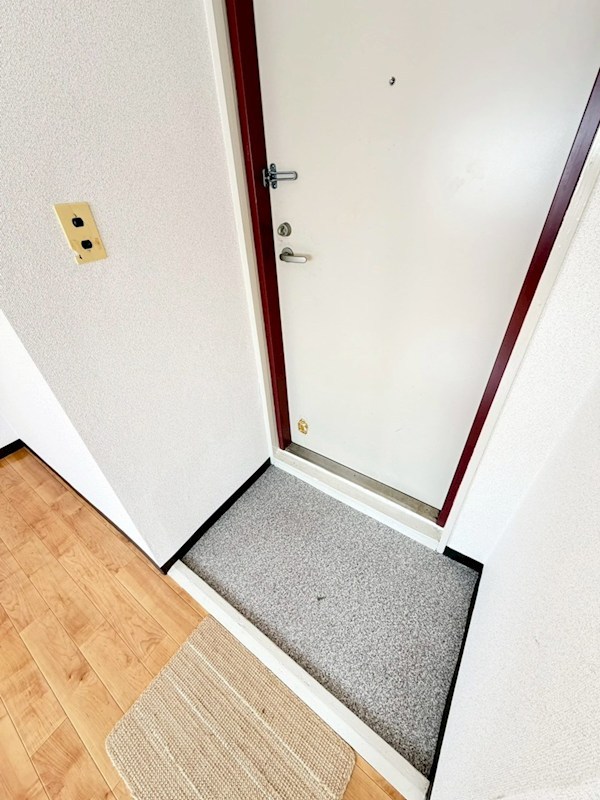 磯子クリス・コーポ 玄関