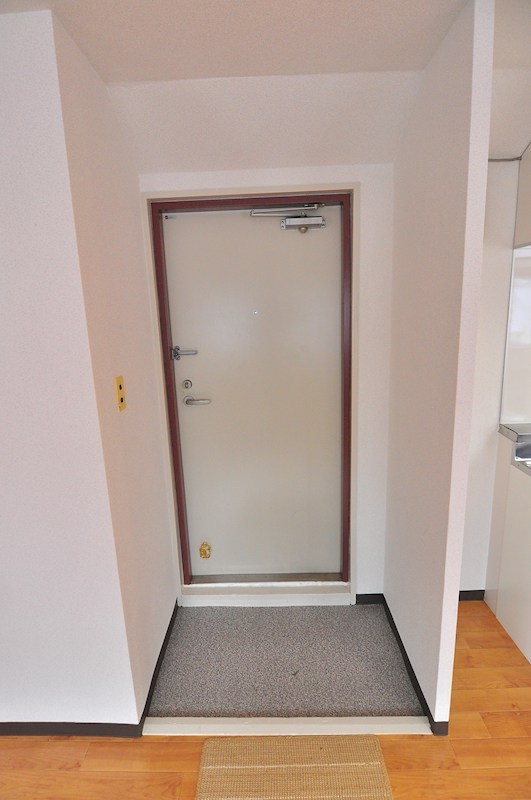 磯子クリス・コーポ 玄関