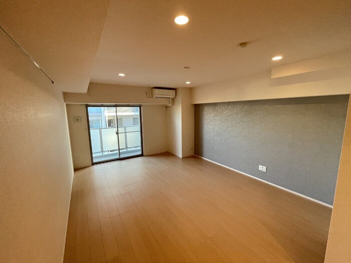 ジェイ・エス・ティ横浜東 リビング