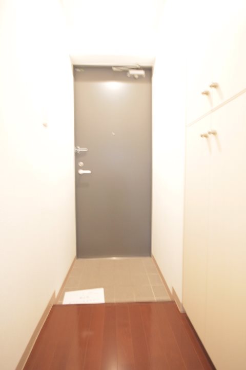 アゼスト浦安ステーション 玄関