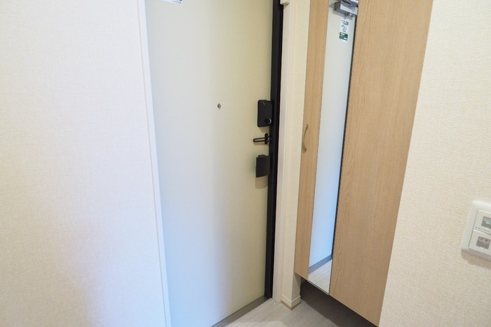 グラディーヴォレ 玄関