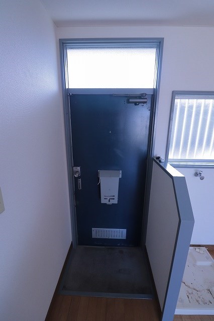 三信ハイツＢ 玄関