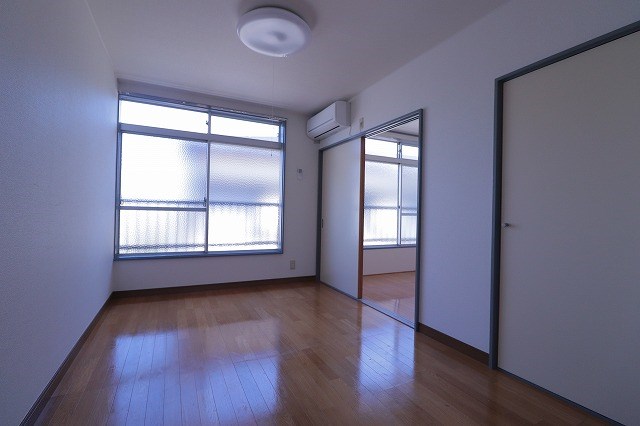 三信ハイツＢ リビング