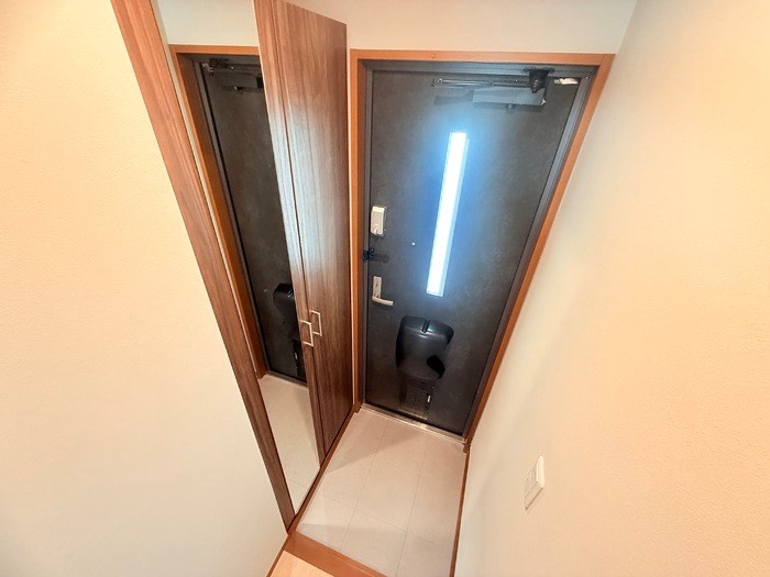 ハイム安井六番館 玄関