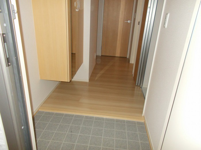 ヴューテラス寺尾の森 玄関