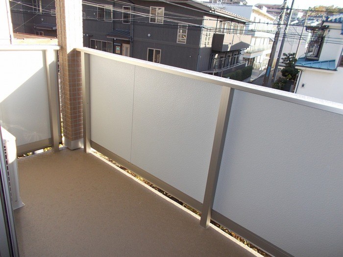 ヴューテラス寺尾の森 ベランダ