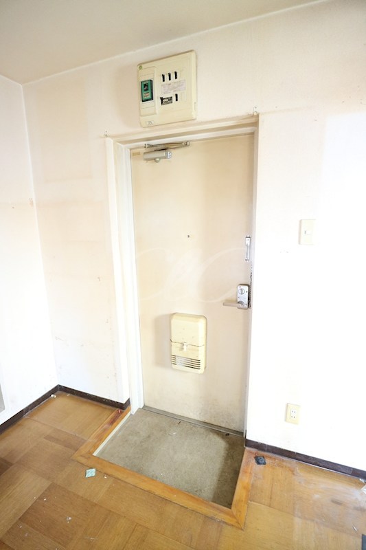 カーサビオレット 玄関