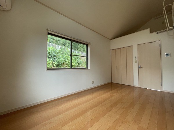 Flora Isogo リビング