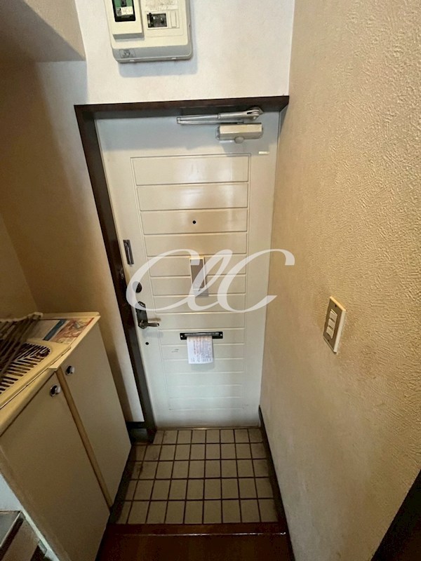 ジャーティンイトウ 玄関