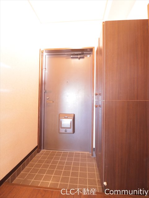 ニューアネックス 玄関