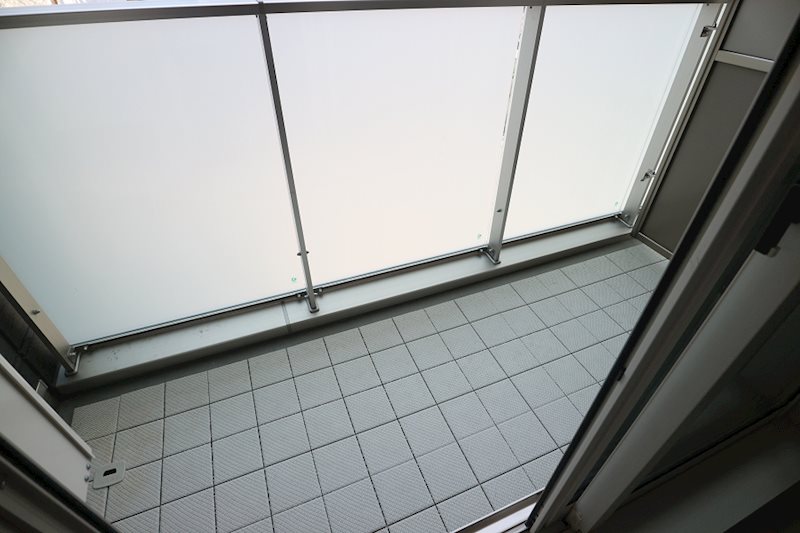 インコントリ ベランダ