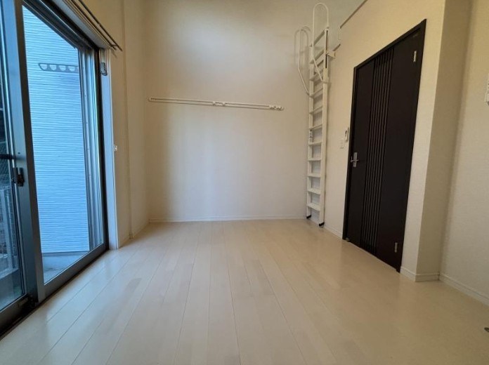 リーヴェルポート横浜ＳＯＵＴＨⅡ リビング