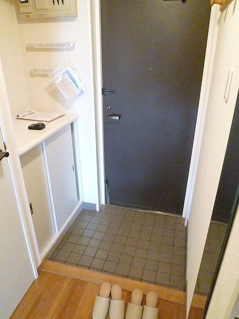 新川崎ロイヤルパレス 玄関