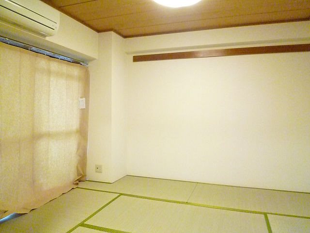 新川崎ロイヤルパレス リビング