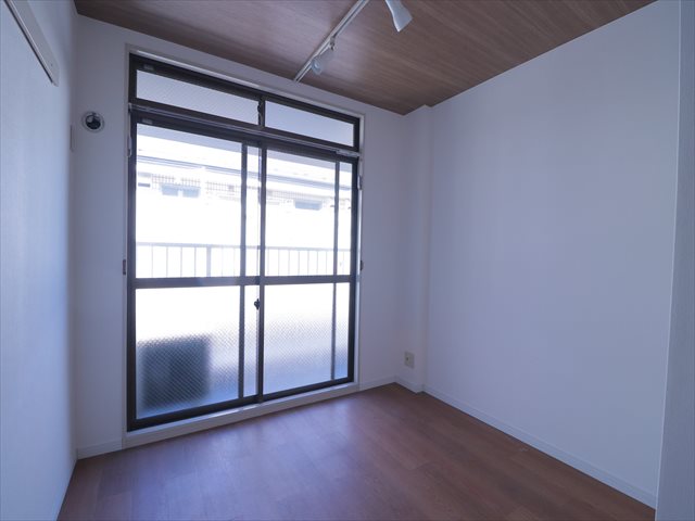 モア5 リビング