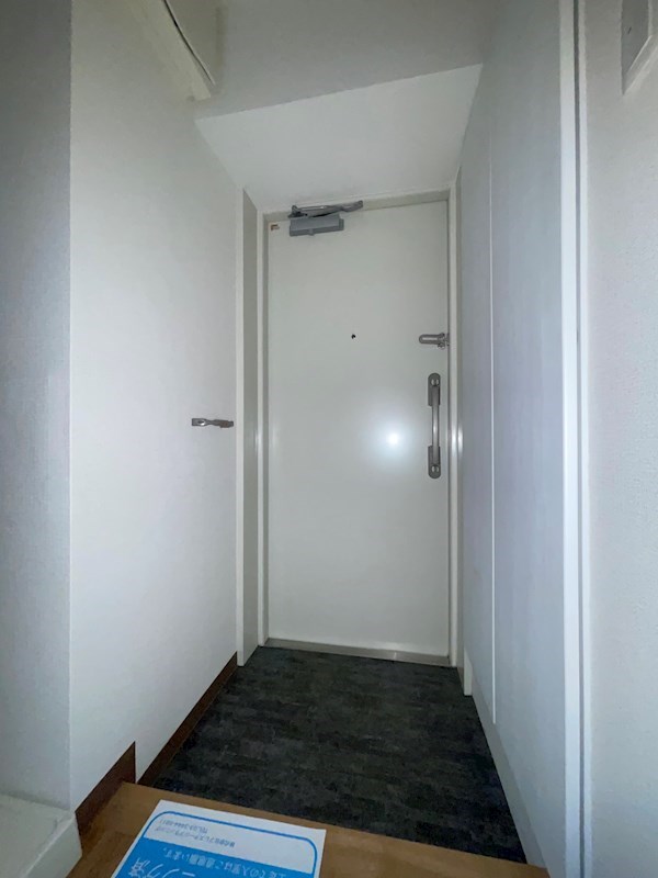 ドミール浦安当代島 玄関