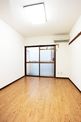 エスコートパレス江洋 ベッドルーム