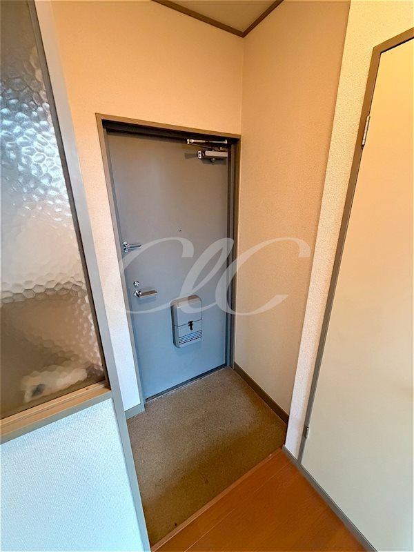 スクエァフォー18  玄関