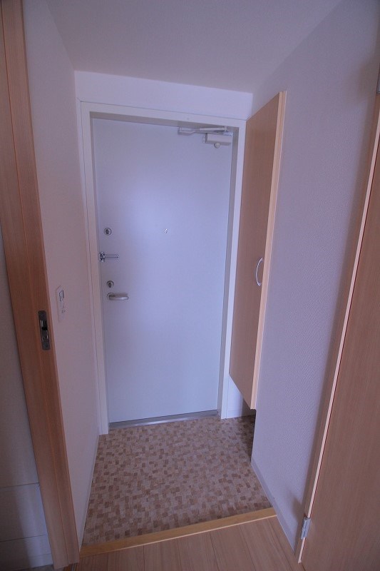 ＡＬＢＡ（アルバ） 玄関