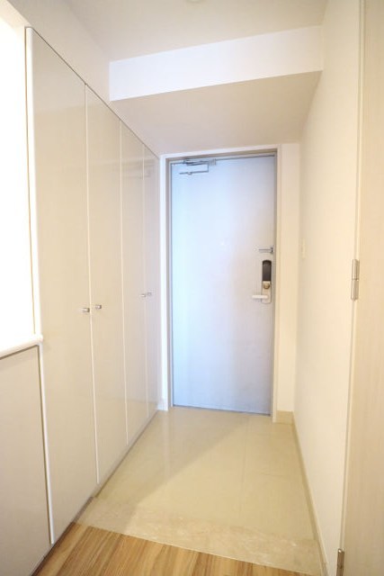 パシフィックロイヤルコートみなとみらいアーバンタワー 玄関