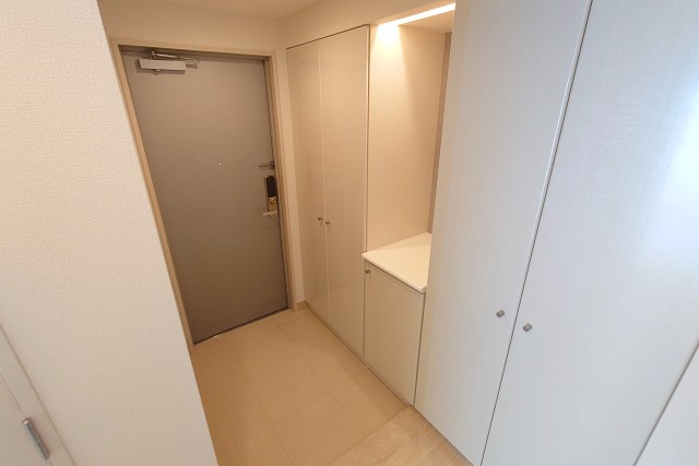 パシフィックロイヤルコートみなとみらいアーバンタワー 玄関