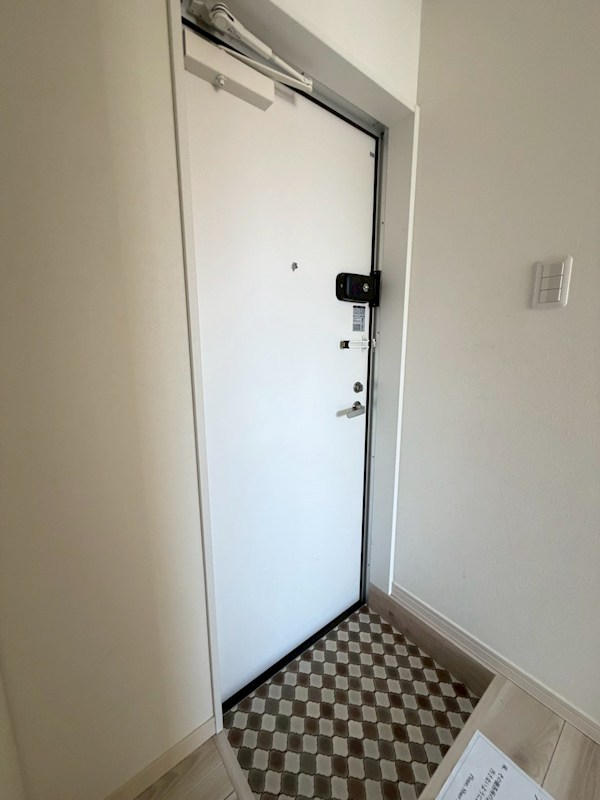 ハーミットクラブハウス横浜岸谷 玄関