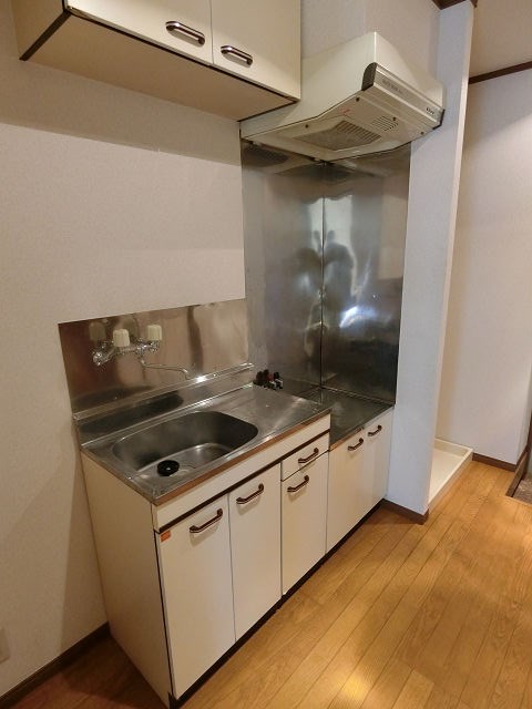 &#12473;&#12479;&#12472;&#12458;&#12540;&#12493;&#24336;&#30058;&#39208; &#12461;&#12483;&#12481;&#12531;