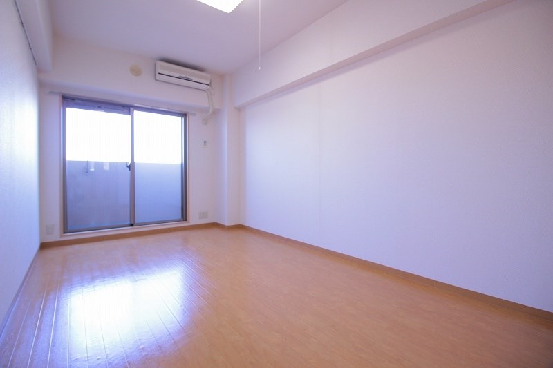 ローズガーデンカスタリア リビング