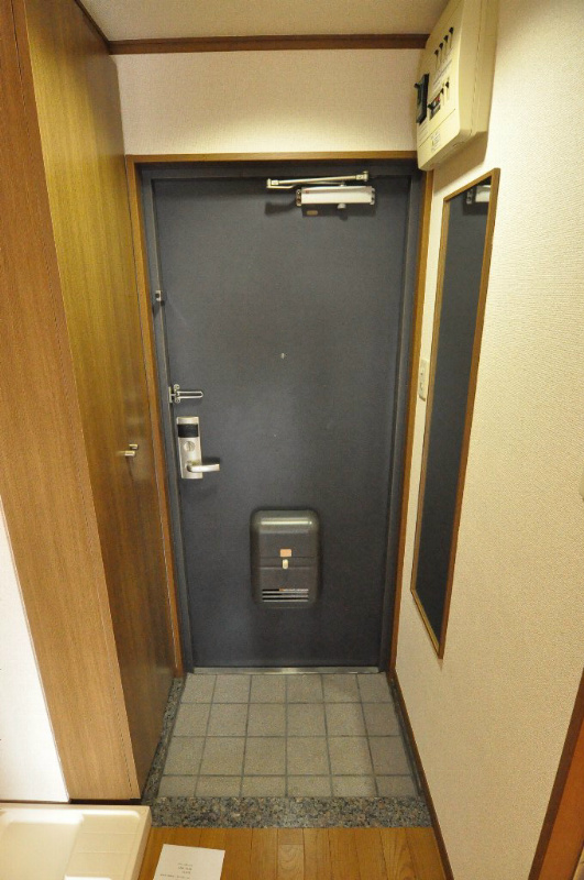 ローズガーデンＫ132番館  玄関