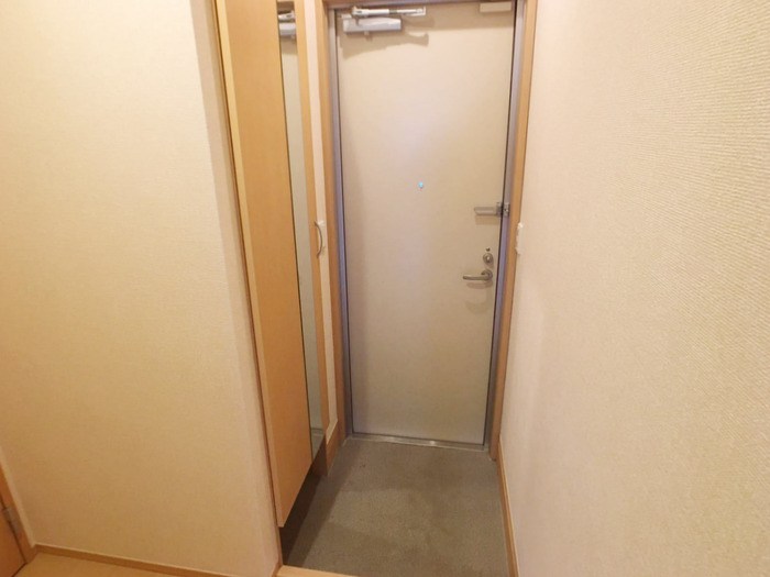 ウエストバード 玄関