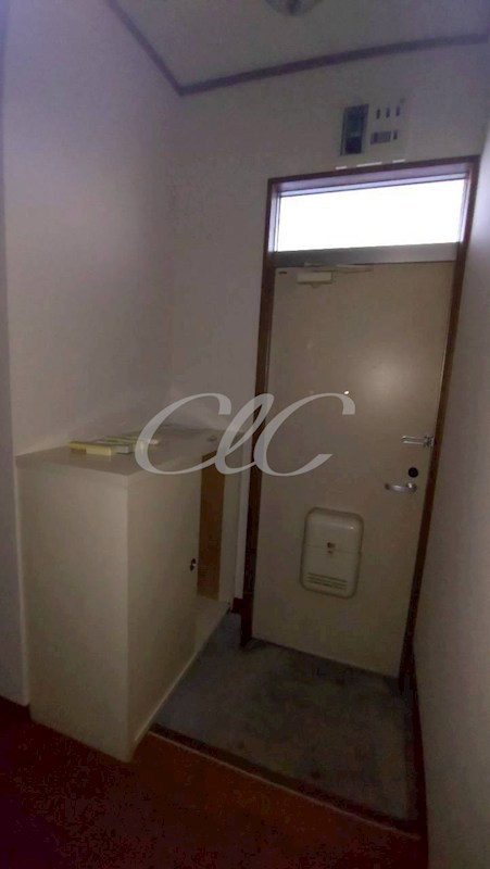 ドミール杉田 玄関