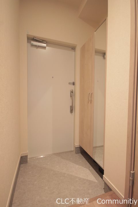 Theios son（テイオス　サン） 玄関