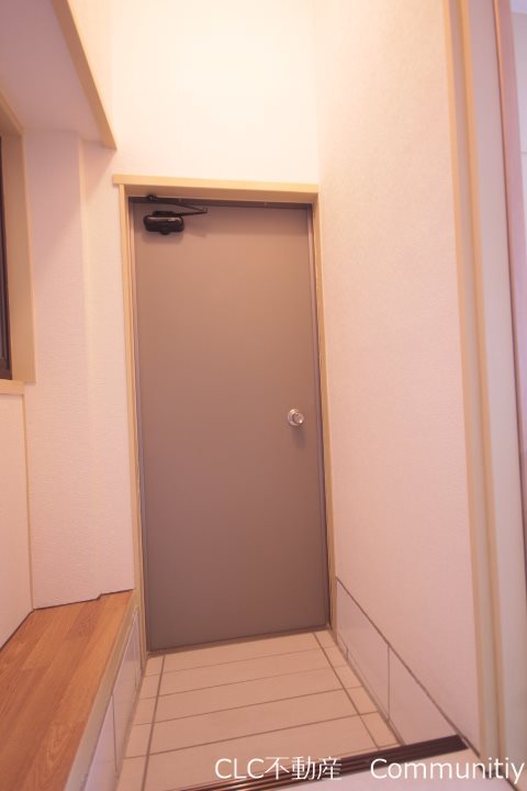 下新宿戸建 玄関