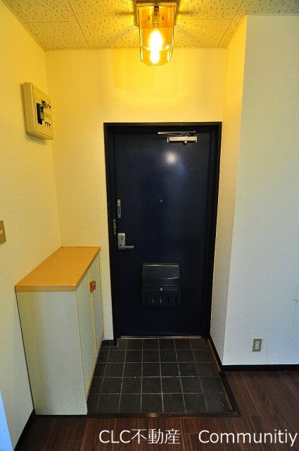 クレール五番館 玄関