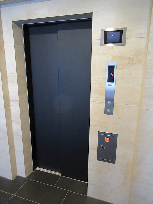 ＳＱＵＡＲＥ ＣＩＴＹ ＴＳＵＲＵＭＩ ＲＩＶＥＲＳＩＤＥ その他外観5